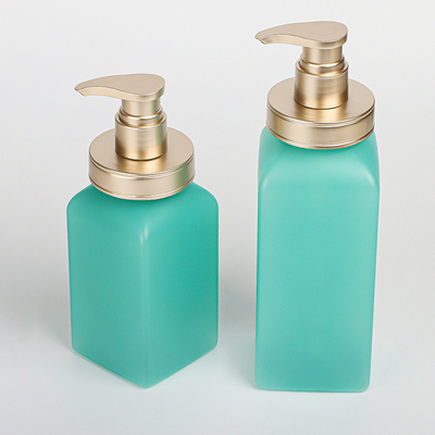 Bottiglia d'imballaggio dello sciampo di 500ml 750ml Matte Light Green Square Body del lavaggio del salone senz'aria di lusso del sapone con la pompa dell'oro
