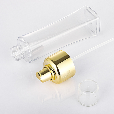 Spruzzo fine Skincare della foschia che imballa lozione di plastica intorno alle bottiglie vuote della pompa 50ml