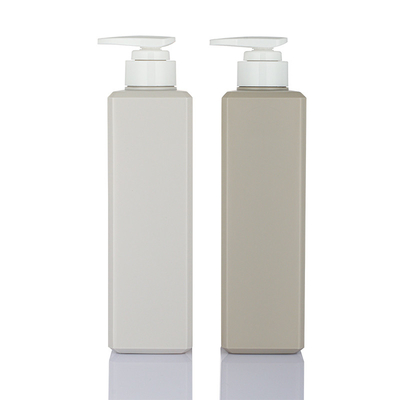 Bottiglia cosmetica della lozione dell'ANIMALE DOMESTICO quadrato con la timbratura calda del cappuccio della pompa di stampa