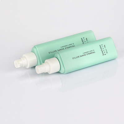 Bottiglia cosmetica triangolare unica Matte Green Frosted Surface dello spruzzo 50 ml