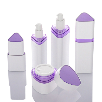 L'imballaggio cosmetico di timbratura caldo mette Violet Serum triangolare
